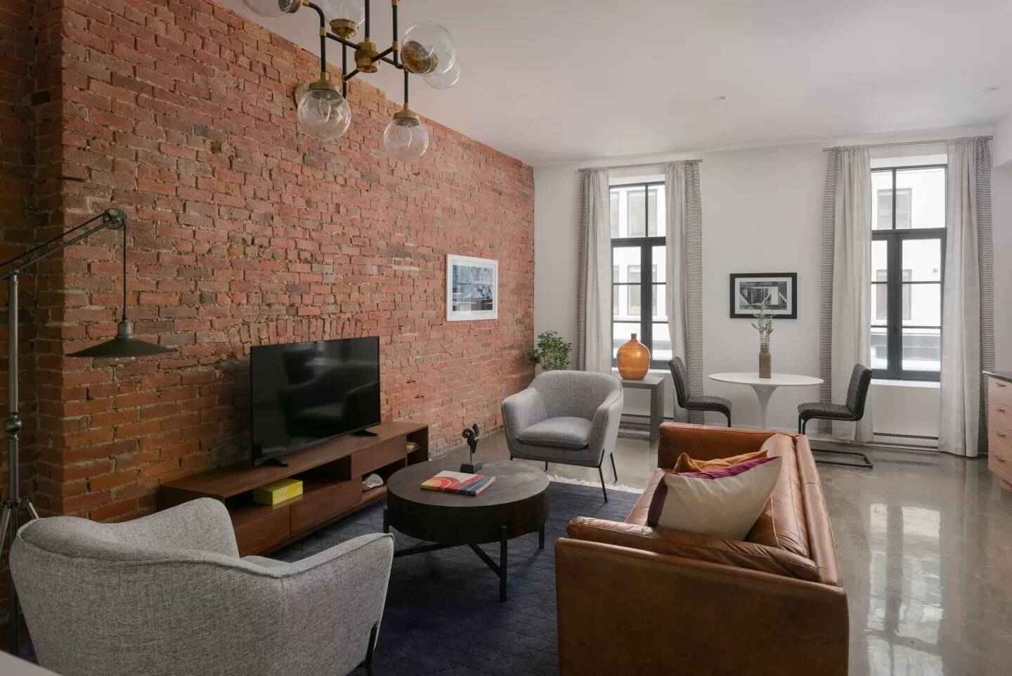 State Street | Airy Studio + Kitchen